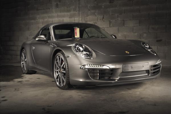 PORSCHE 911