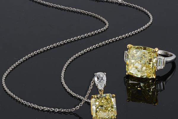 Exceptionnelle demi-parure signée GRAFF