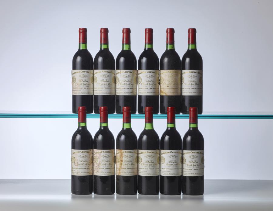 12 bouteilles Château Cheval Blanc 1982